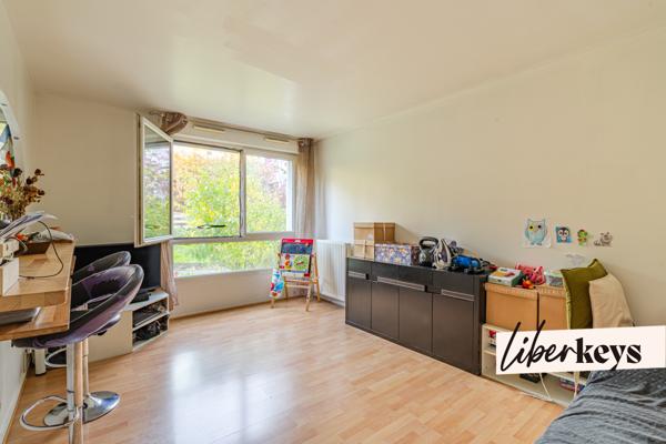 Deux pièces lumineux résidence récente, 5 mn à pied du Metro Creteil-Pointe du Lac