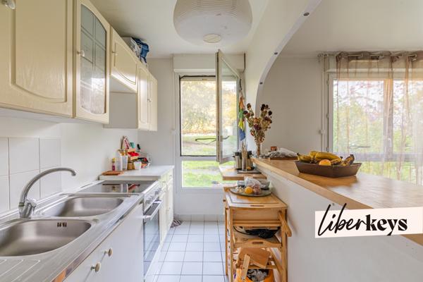 Deux pièces lumineux résidence récente, 5 mn à pied du Metro Creteil-Pointe du Lac