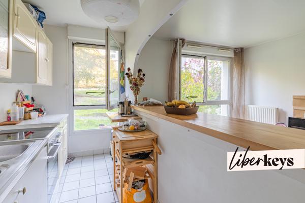 Deux pièces lumineux résidence récente, 5 mn à pied du Metro Creteil-Pointe du Lac