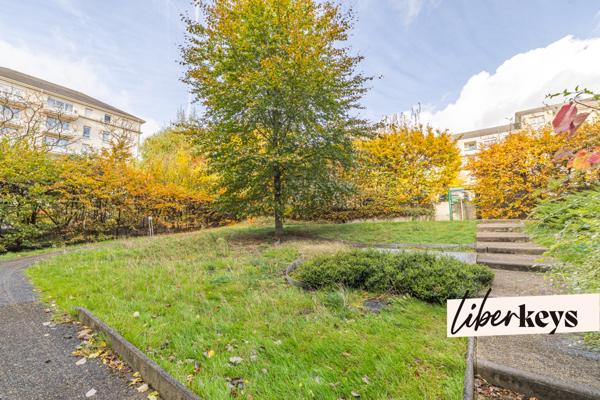 Deux pièces lumineux résidence récente, 5 mn à pied du Metro Creteil-Pointe du Lac