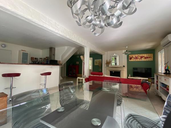 Houdan (78550) Maison lumineuse plein sud – 200 m² – Beaux volumes – Environnement privilégié