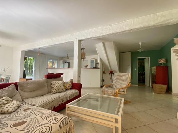 Houdan (78550) Maison lumineuse plein sud – 200 m² – Beaux volumes – Environnement privilégié