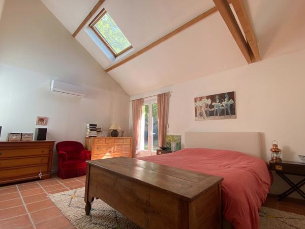 Houdan (78550) Maison lumineuse plein sud – 200 m² – Beaux volumes – Environnement privilégié