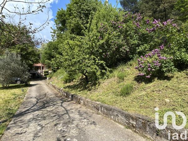 Maison 6 pièces de 130 m² à Mimet (13105)