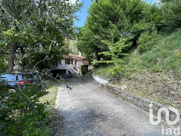 Maison 6 pièces de 130 m² à Mimet (13105)