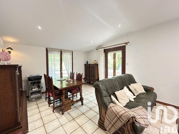 Maison 6 pièces de 130 m² à Mimet (13105)