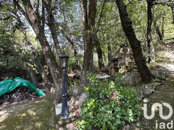 Maison 6 pièces de 130 m² à Mimet (13105)