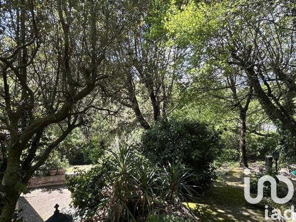 Maison 6 pièces de 130 m² à Mimet (13105)