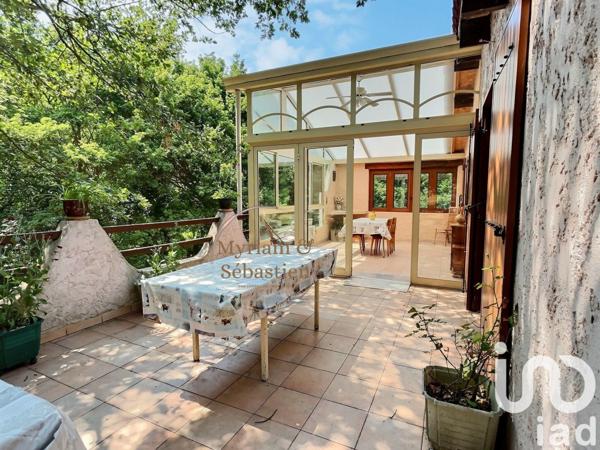 Maison 6 pièces de 130 m² à Mimet (13105)