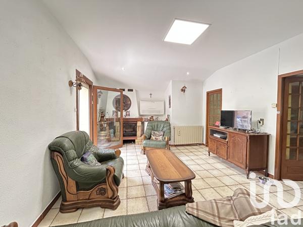 Maison 6 pièces de 130 m² à Mimet (13105)