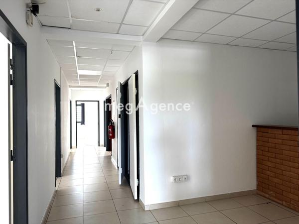 Bureaux à CAYENNE, 97300 - 24 pièces 870m²