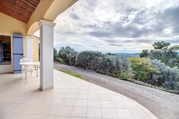 A VENDRE EN EXCLUSIVITÉ ! VIAGER OCCUPÉ à CALLAS Maison 3 pièces 95 m² + Dépendance sur 5520 m² de terrain