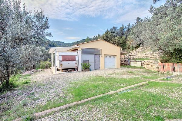 A VENDRE EN EXCLUSIVITÉ ! VIAGER OCCUPÉ à CALLAS Maison 3 pièces 95 m² + Dépendance sur 5520 m² de terrain