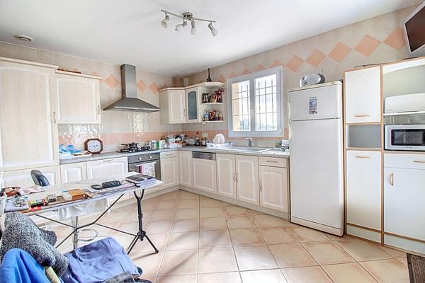 A VENDRE EN EXCLUSIVITÉ ! VIAGER OCCUPÉ à CALLAS Maison 3 pièces 95 m² + Dépendance sur 5520 m² de terrain