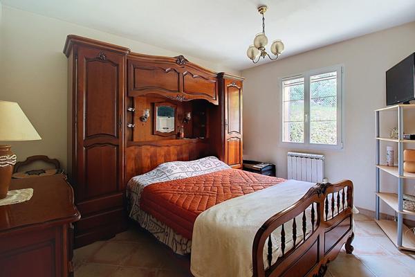 A VENDRE EN EXCLUSIVITÉ ! VIAGER OCCUPÉ à CALLAS Maison 3 pièces 95 m² + Dépendance sur 5520 m² de terrain