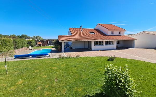 Maison à vendre    7 pièces •  Breuil-Magné