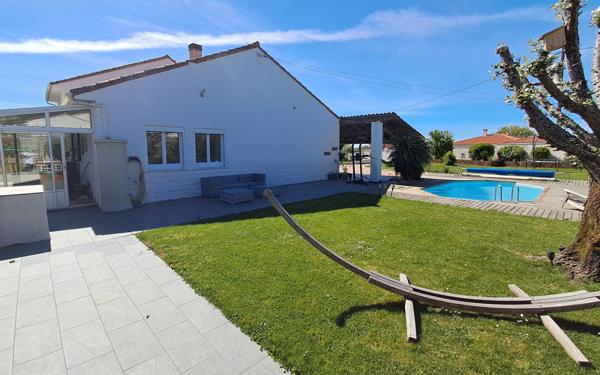 Maison à vendre    7 pièces •  Breuil-Magné