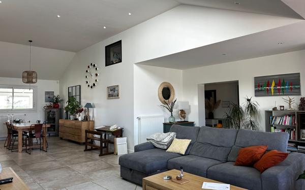 Maison à vendre    7 pièces •  Breuil-Magné