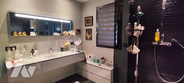 Villa contemporaine d'exception de 212m² avec sous-sol et jardin à STELLA-PLAGE