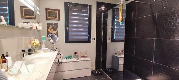 Villa contemporaine d'exception de 212m² avec sous-sol et jardin à STELLA-PLAGE