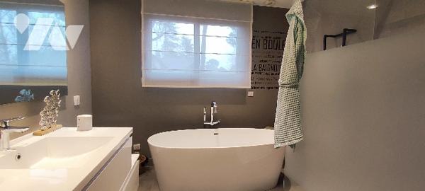 Villa contemporaine d'exception de 212m² avec sous-sol et jardin à STELLA-PLAGE