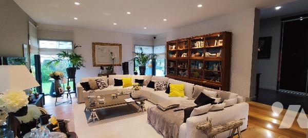 Villa contemporaine d'exception de 212m² avec sous-sol et jardin à STELLA-PLAGE