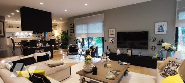 Villa contemporaine d'exception de 212m² avec sous-sol et jardin à STELLA-PLAGE