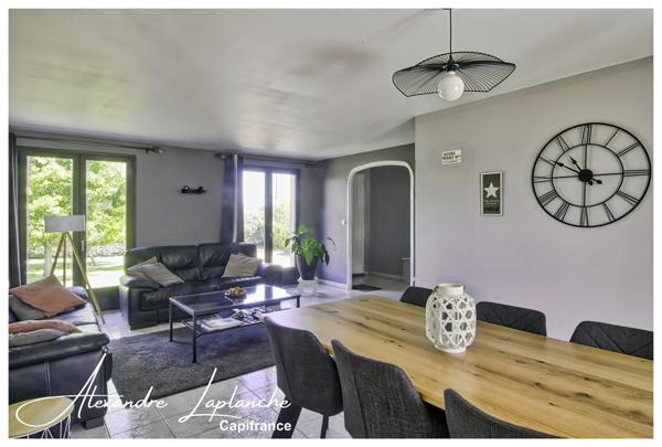 Dpt Tarn et Garonne (82), Maison à vendre 4 pièces avec jardin, garage et pergola bioclimatique à SAINT ETIENNE DE TULMONT.