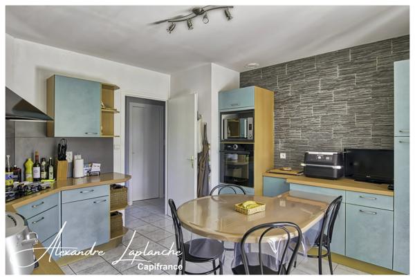 Dpt Tarn et Garonne (82), Maison à vendre 4 pièces avec jardin, garage et pergola bioclimatique à SAINT ETIENNE DE TULMONT.