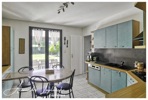 Dpt Tarn et Garonne (82), Maison à vendre 4 pièces avec jardin, garage et pergola bioclimatique à SAINT ETIENNE DE TULMONT.