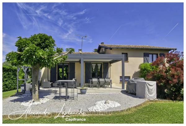 Dpt Tarn et Garonne (82), Maison à vendre 4 pièces avec jardin, garage et pergola bioclimatique à SAINT ETIENNE DE TULMONT.