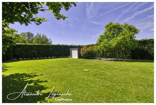 Dpt Tarn et Garonne (82), Maison à vendre 4 pièces avec jardin, garage et pergola bioclimatique à SAINT ETIENNE DE TULMONT.