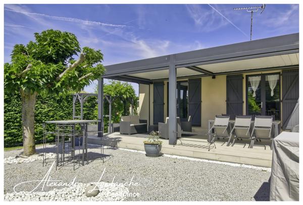 Dpt Tarn et Garonne (82), Maison à vendre 4 pièces avec jardin, garage et pergola bioclimatique à SAINT ETIENNE DE TULMONT.