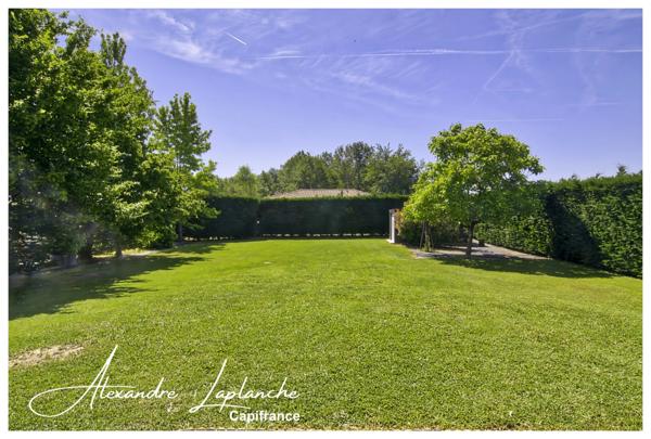 Dpt Tarn et Garonne (82), Maison à vendre 4 pièces avec jardin, garage et pergola bioclimatique à SAINT ETIENNE DE TULMONT.
