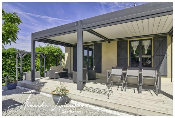 Dpt Tarn et Garonne (82), Maison à vendre 4 pièces avec jardin, garage et pergola bioclimatique à SAINT ETIENNE DE TULMONT.
