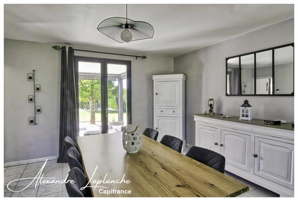 Dpt Tarn et Garonne (82), Maison à vendre 4 pièces avec jardin, garage et pergola bioclimatique à SAINT ETIENNE DE TULMONT.
