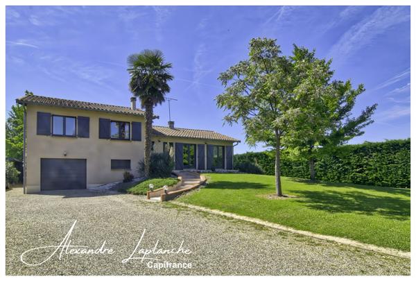 Dpt Tarn et Garonne (82), Maison à vendre 4 pièces avec jardin, garage et pergola bioclimatique à SAINT ETIENNE DE TULMONT.