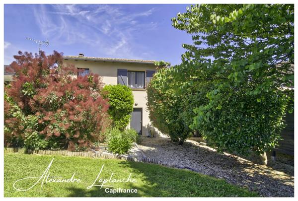 Dpt Tarn et Garonne (82), Maison à vendre 4 pièces avec jardin, garage et pergola bioclimatique à SAINT ETIENNE DE TULMONT.