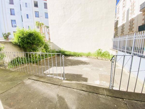 03200 VICHY -MAISON - COMPOSÉE DE 3 APPARTEMENTS DE 4 PIÈCES-AVEC TERRASSE AVEC CAVE ET PARKING PRIVATIF- COEUR DE VILLE -