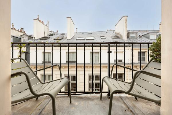 Appartement Paris 7 e - CARRÉ DES ANTIQUAIRES