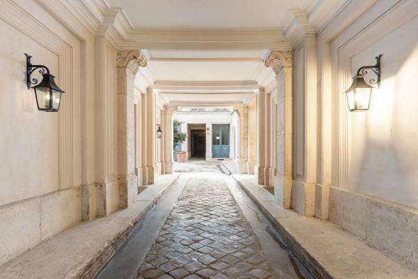 Appartement Paris 7 e - CARRÉ DES ANTIQUAIRES