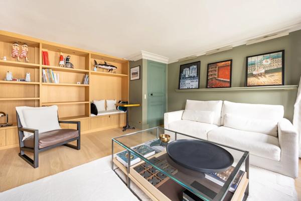 Appartement Paris 7 e - CARRÉ DES ANTIQUAIRES