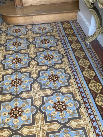 Saint-Étienne-de-Chigny (37230) Demeure de Charme avec piscine