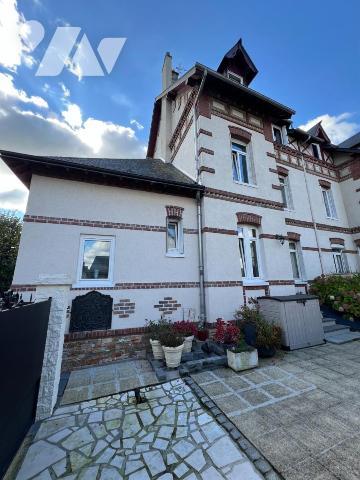 MAISON BOURGEOISE 8 PIECES 190m²