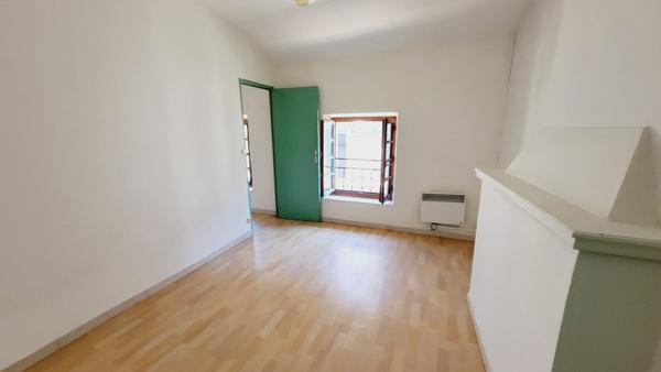 APPARTEMENT AVEC UNE CHAMBRE EN CENTRE VILLE DE CARCASSONNE