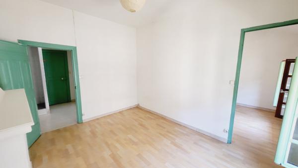 APPARTEMENT AVEC UNE CHAMBRE EN CENTRE VILLE DE CARCASSONNE
