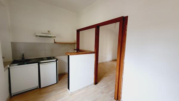 APPARTEMENT AVEC UNE CHAMBRE EN CENTRE VILLE DE CARCASSONNE