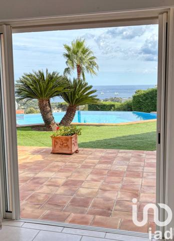 Maison à vendre 8 pièces 245 m² Sainte-Maxime