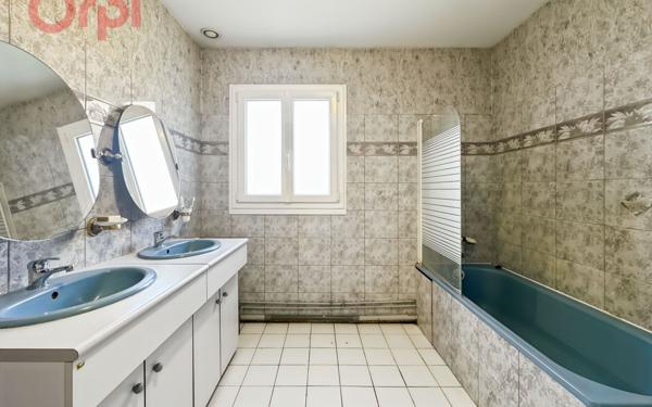 Maison à vendre    8 pièces •  Saulx-les-Chartreux
