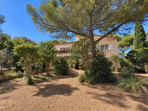 Vente                                                      Maison
                        
                     6 pièces                      160 m2                     à Saint-Raphaël